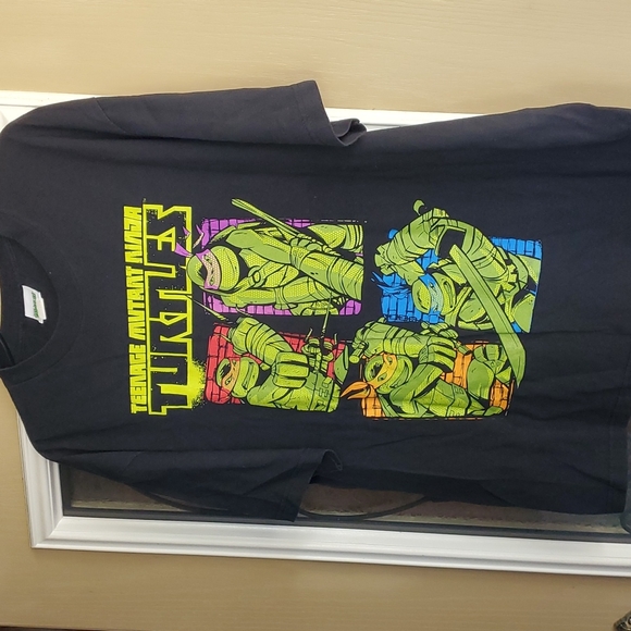 TMNT black shirt 🛍3 For $15🛍 - Picture 2 of 8